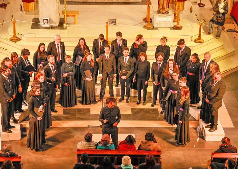 Tous Ensemble, el “mejor coro del mundo”, en la Parroquia San José
