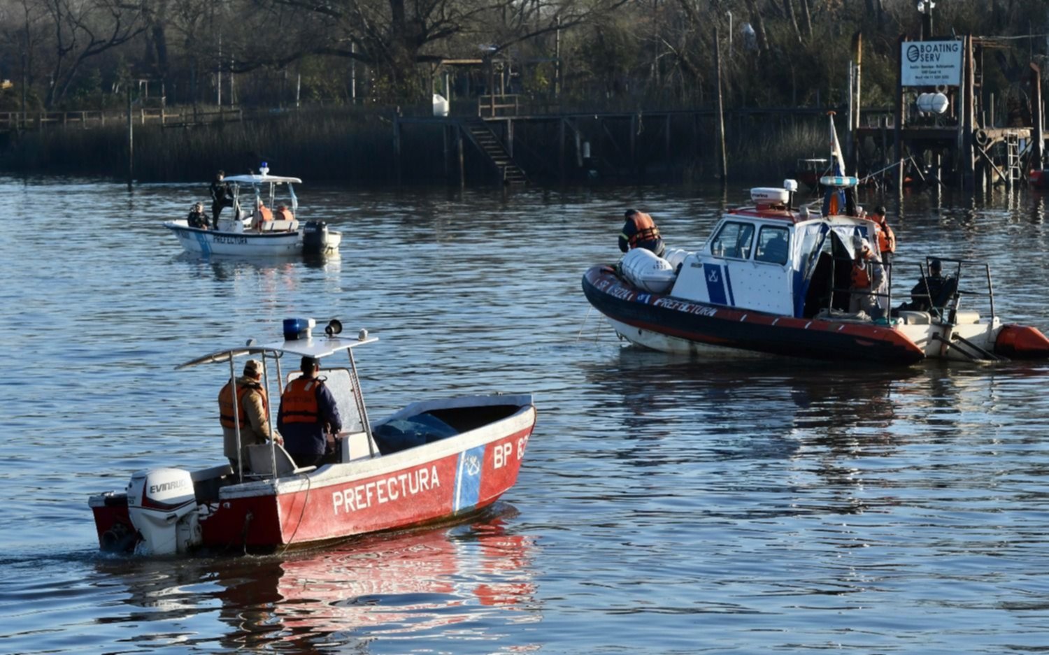 Hallaron los dos cuerpos en el lugar donde chocaron una lancha y un bote en el río Luján