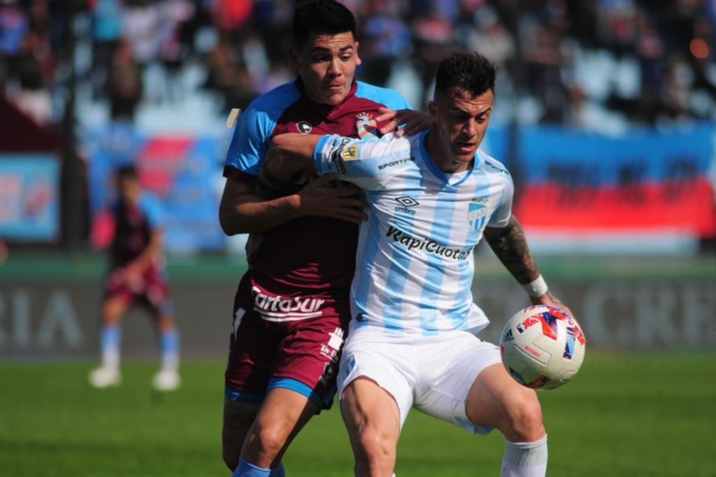 Atlético Tucumán dejó su invicto en Sarandí, y el Lobo le mete presión