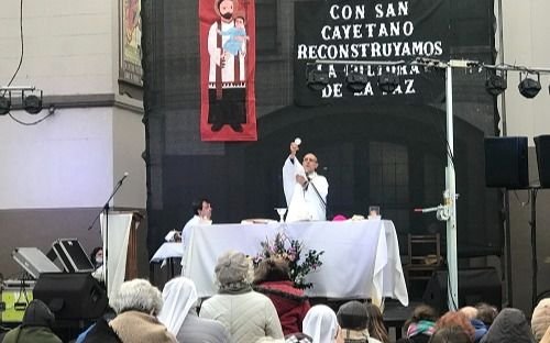 San Cayetano en La Plata: hubo misas para venerar al patrono del pan y el trabajo 