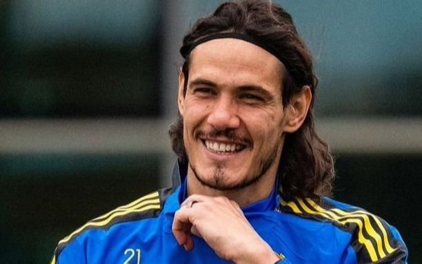 Cavani no llegó a Boca y las redes sociales se llenaron de memes