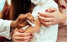 Ya envían los turnos para la vacuna anticovid de nenes de 6 meses a 3 años: cómo anotarse