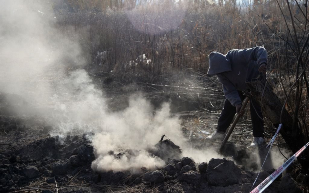 Preocupación en Guaymallén, Mendoza: sale humo de la tierra