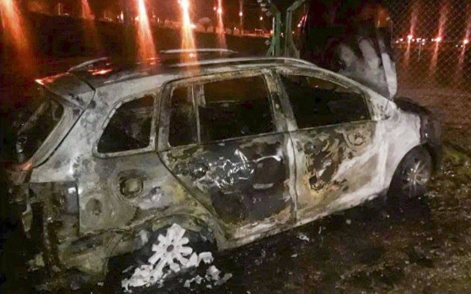 VIDEO. Otra vez la barbarie en el fútbol: quemaron cinco autos de jugadores de Aldosivi