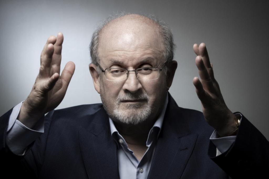 Salman Rushdie: en medio de la conmoción mundial, el escritor seguía en estado crítico