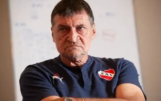 Independiente no levanta cabeza y Falcioni se enojó con el ex mannager, el "Rolfi" Montenegro