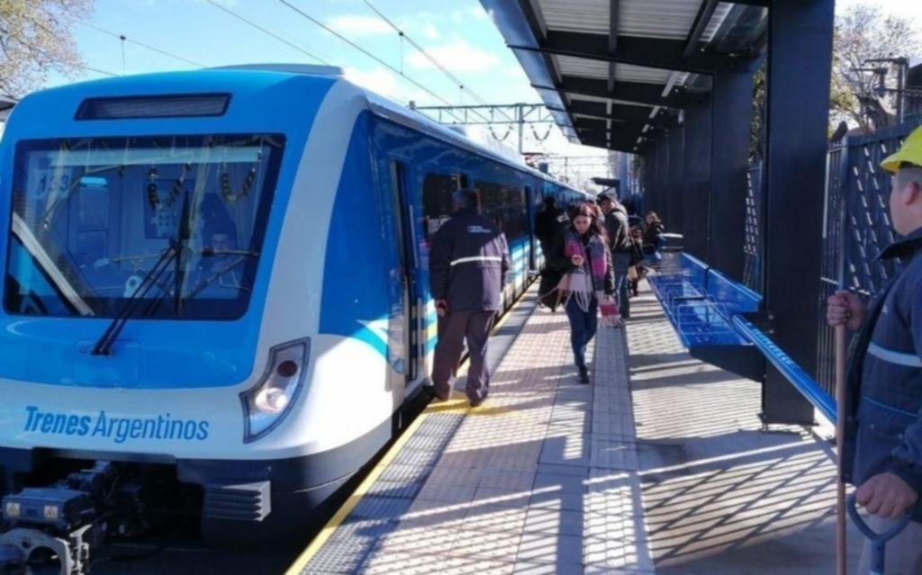 Se reanudó el servicio del Tren Roca de La Plata tras el paro que complicó a miles de usuarios