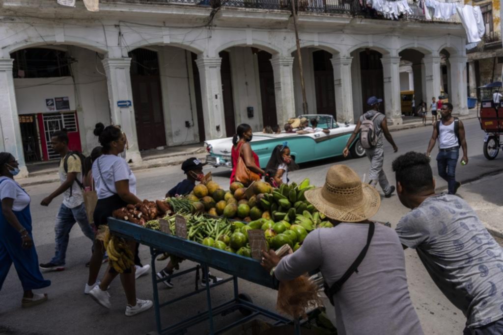 Giro de Cuba: autoriza la inversión extranjera en comercios