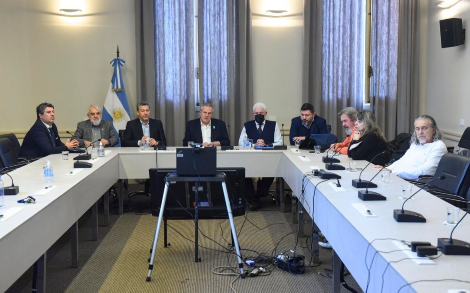 Docentes universitarios: aumento del 21% y revisión en octubre, pero un gremio se opone