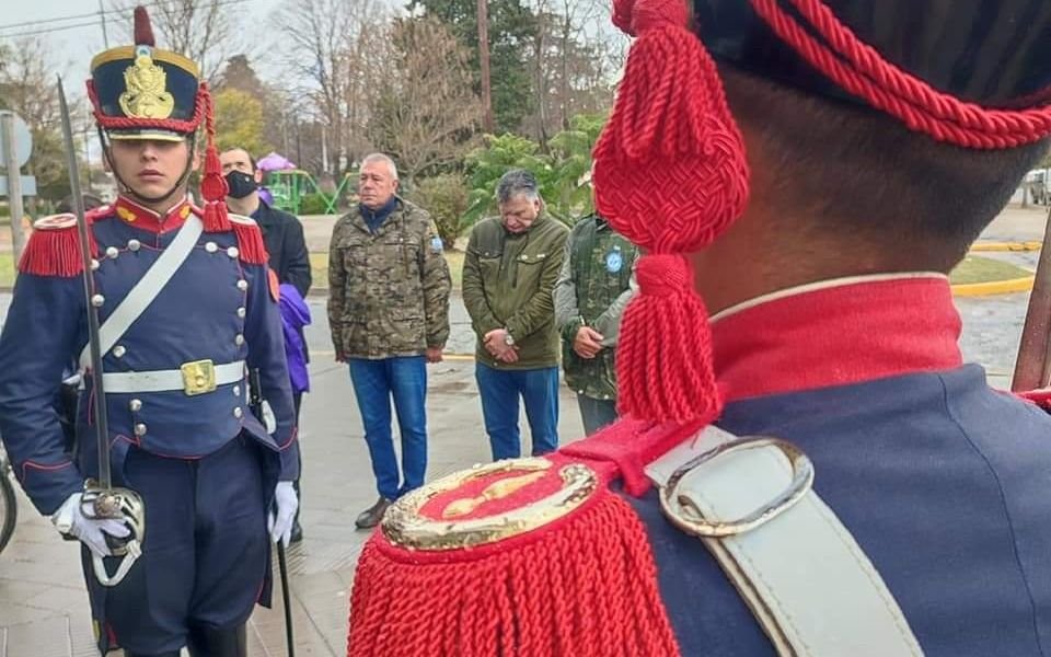 "A la escuela no entran": homenaje tormentoso al Gral. San Martín en Brandsen