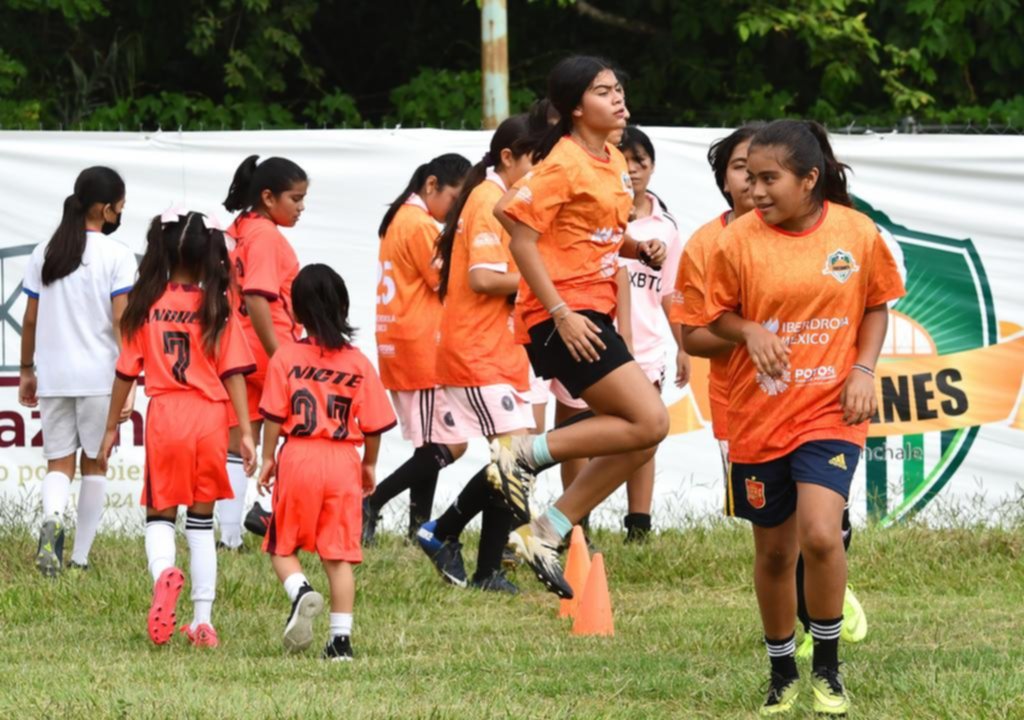 Mujeres de Tamazunchale, empoderarse para la vida a través del fútbol