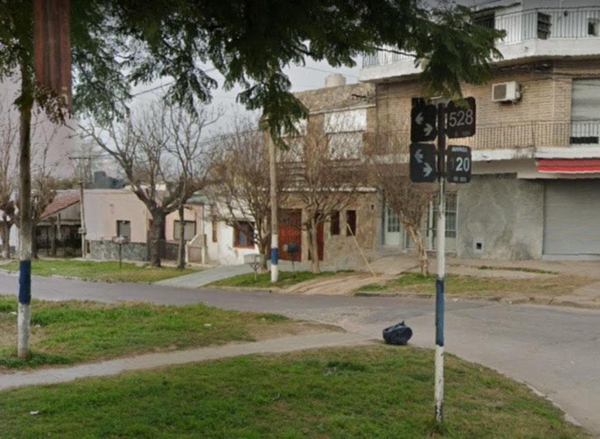 Despertaron a golpes a una jubilada en Tolosa y le robaron mil dólares