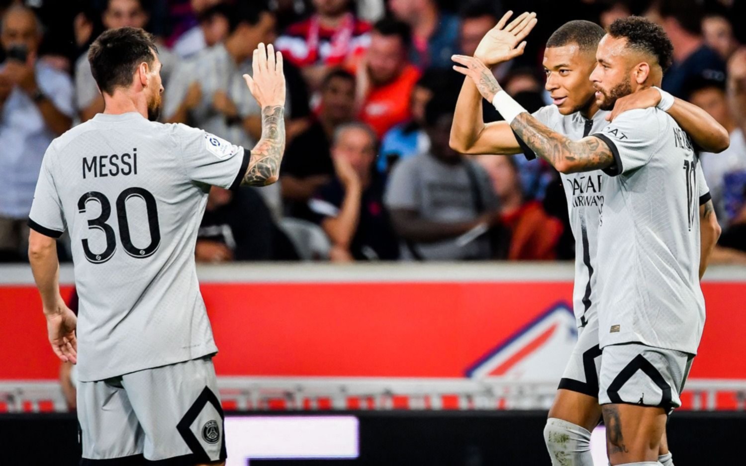 VIDEO. Golazos, lujos y fantasías: PSG goleó en Francia con un Messi brillante 