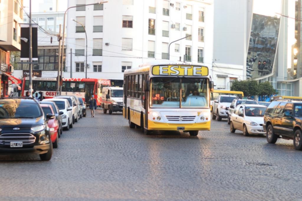 Podría agudizarse el conflicto con los micros