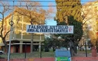 Más pasacalles agraviantes: ahora le tocó a Falcioni, que respondió enojado