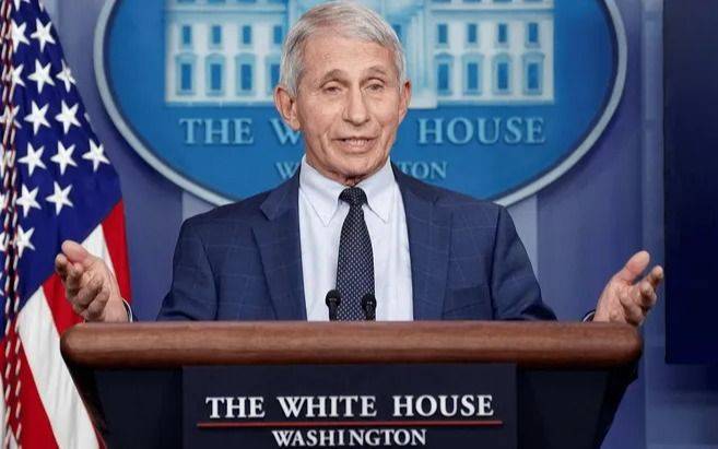 Anthony Fauci, la "cara" de la lucha contra el Covid, anunció que renuncia a su cargo