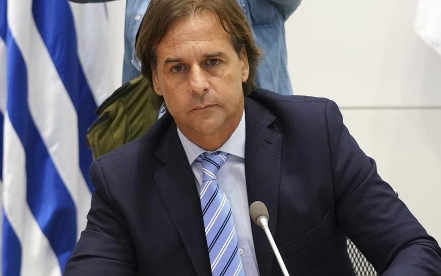 Uruguay: destituyen a funcionario por otorgarle un pasaporte exprés a un narcotraficante