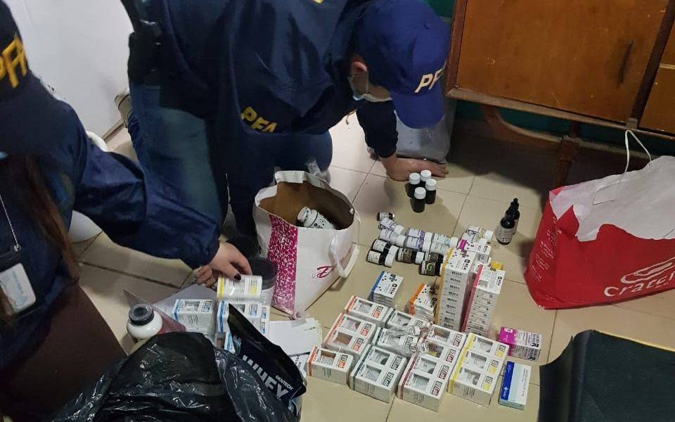 Desbarataron a una banda acusada de vender medicamentos adulterados en La Plata