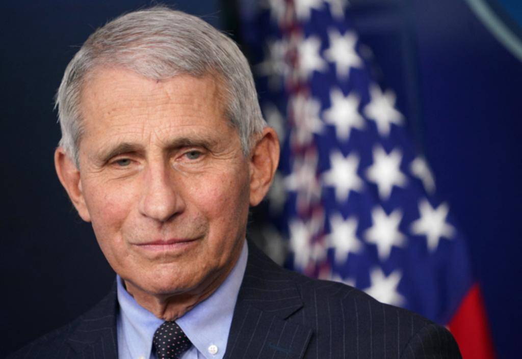Fauci dejará su cargo como asesor médico de Biden