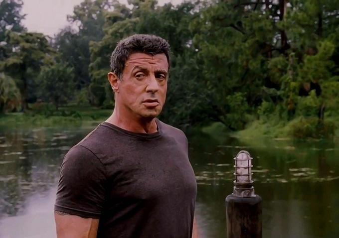 Kardashian y Stallone, los “vivos” del agua