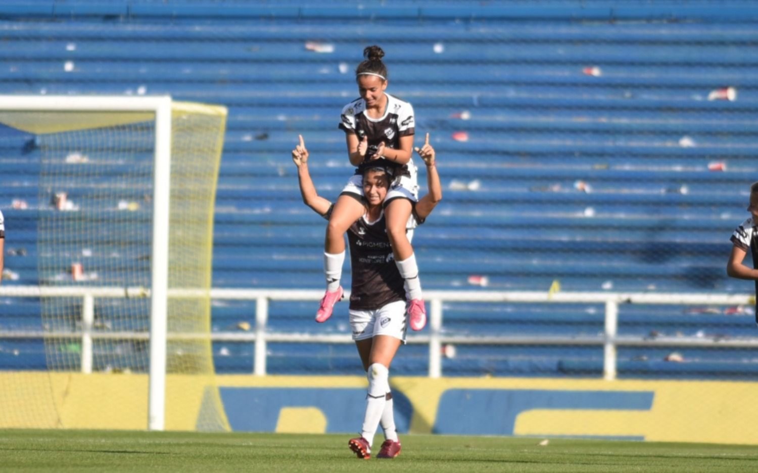 Un viral que se volvió festejo en el fútbol femenino: "Eduardo vení a buscar a Juan Cruz"