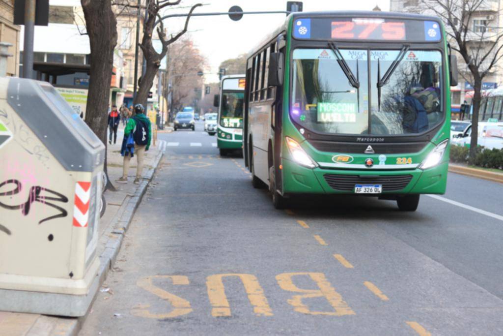 Mirando de reojo los pagos, las líneas retoman el servicio nocturno