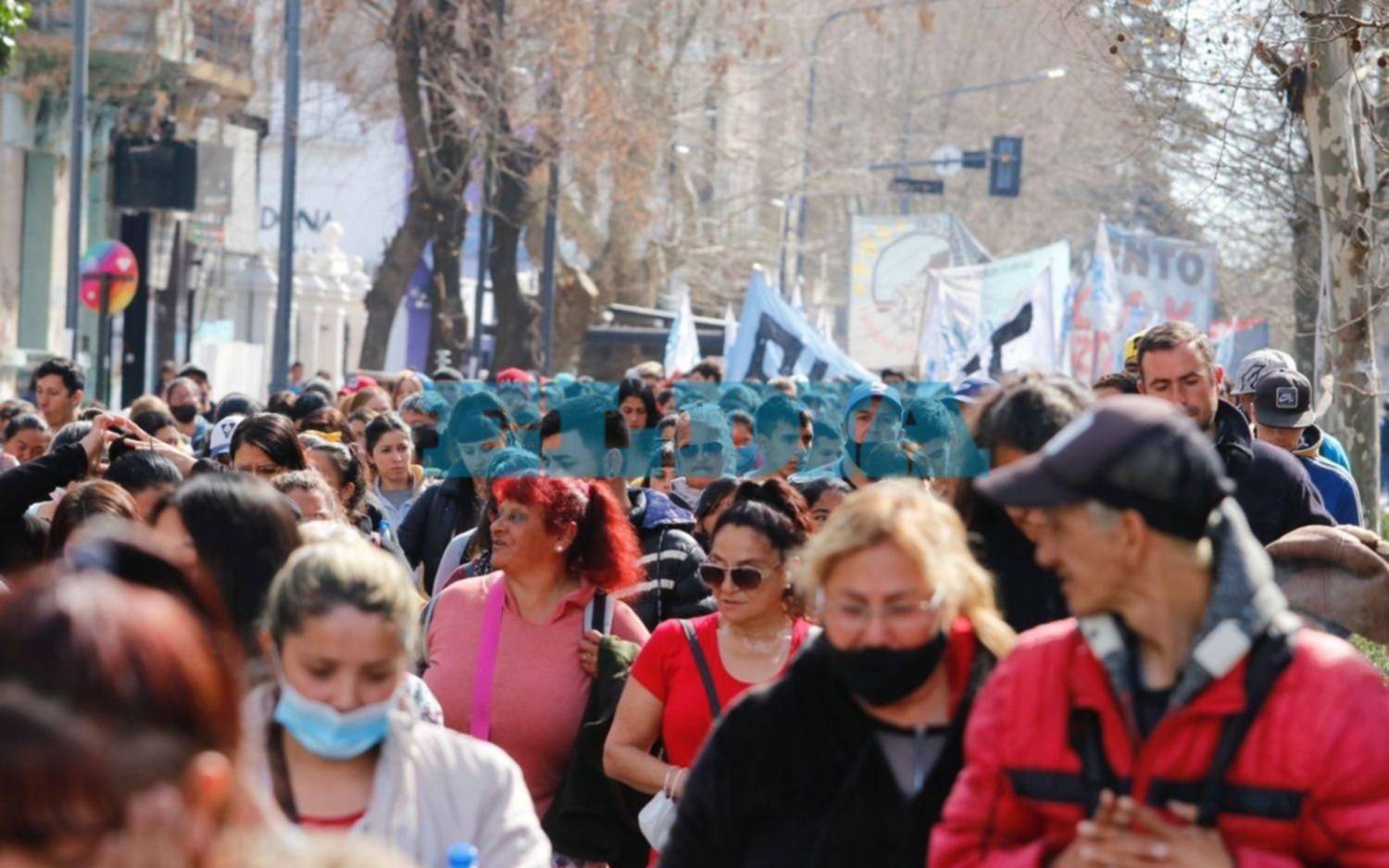 La protesta de organizaciones sociales alteró el tránsito en el Centro