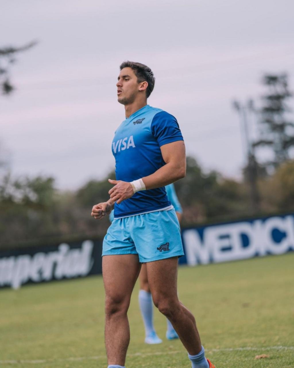 El platense Cinti será titular en el duelo ante los All Blacks