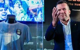 Lothar Matthäus entregó la camiseta que usó Maradona en la final del 86: la traen a Buenos Aires