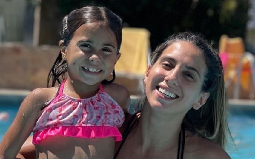 La emoción de Cinthia Fernández por el encuentro de Francesca con sus hermanas: "Miren quién se metió a la pile"