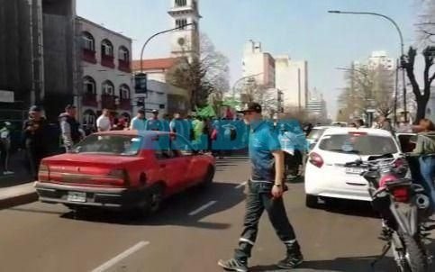 Manifestantes de la Uocra cortaron avenida 7