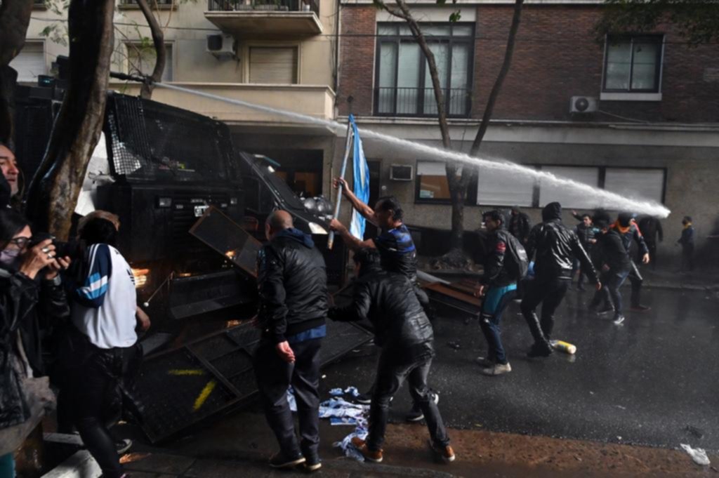 Incidentes y tensión: en la marcha en apoyo a Cristina