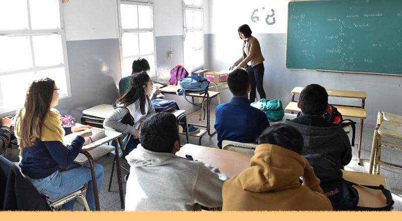 ¡Atentos! Semana corta en los secundarios de La Plata: el viernes no habrá clases por jornada docente