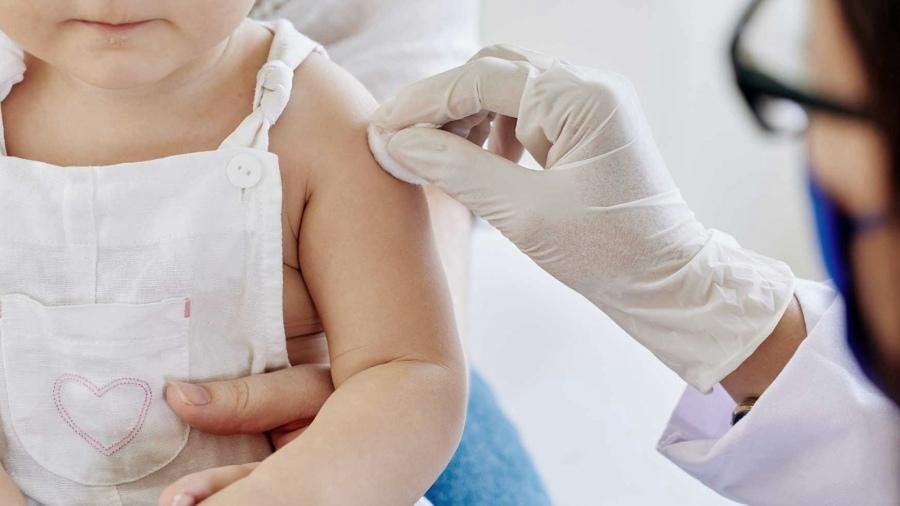 Covid: vacunación libre desde los 2 meses a 2 años