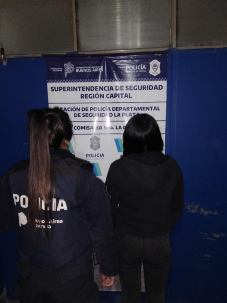 Cayó una joven con un arma de juguete