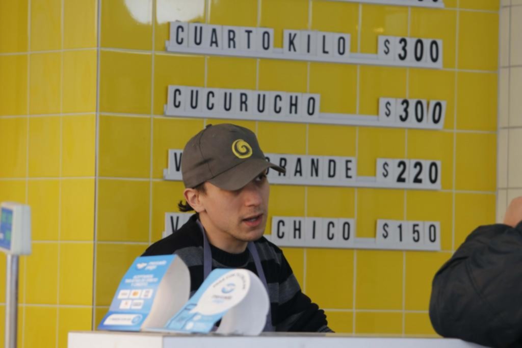 El amargo sabor del delito: violento ataque piraña en una heladería