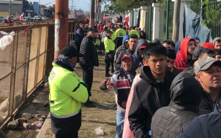 Reventa De Locos Hasta Mil Pesos Por Una Entrada Para Ver A River