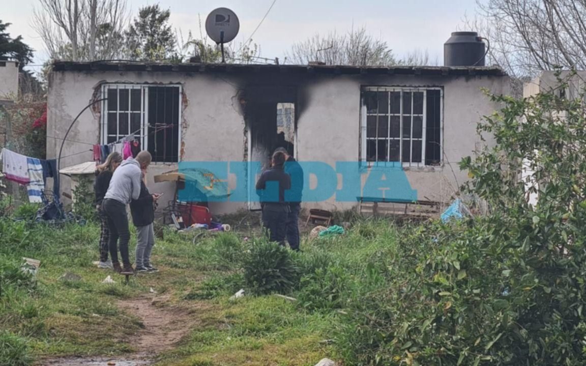 Horror y conmoción en La Plata: dos chicos murieron en un incendio