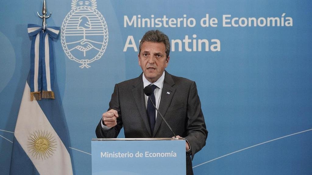Por el pago al Fondo: más deuda y reservas en rojo