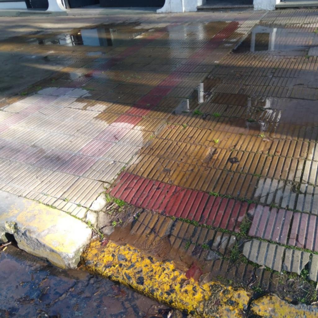 Ya va para un mes una pérdida de agua en 38, 2 y 3