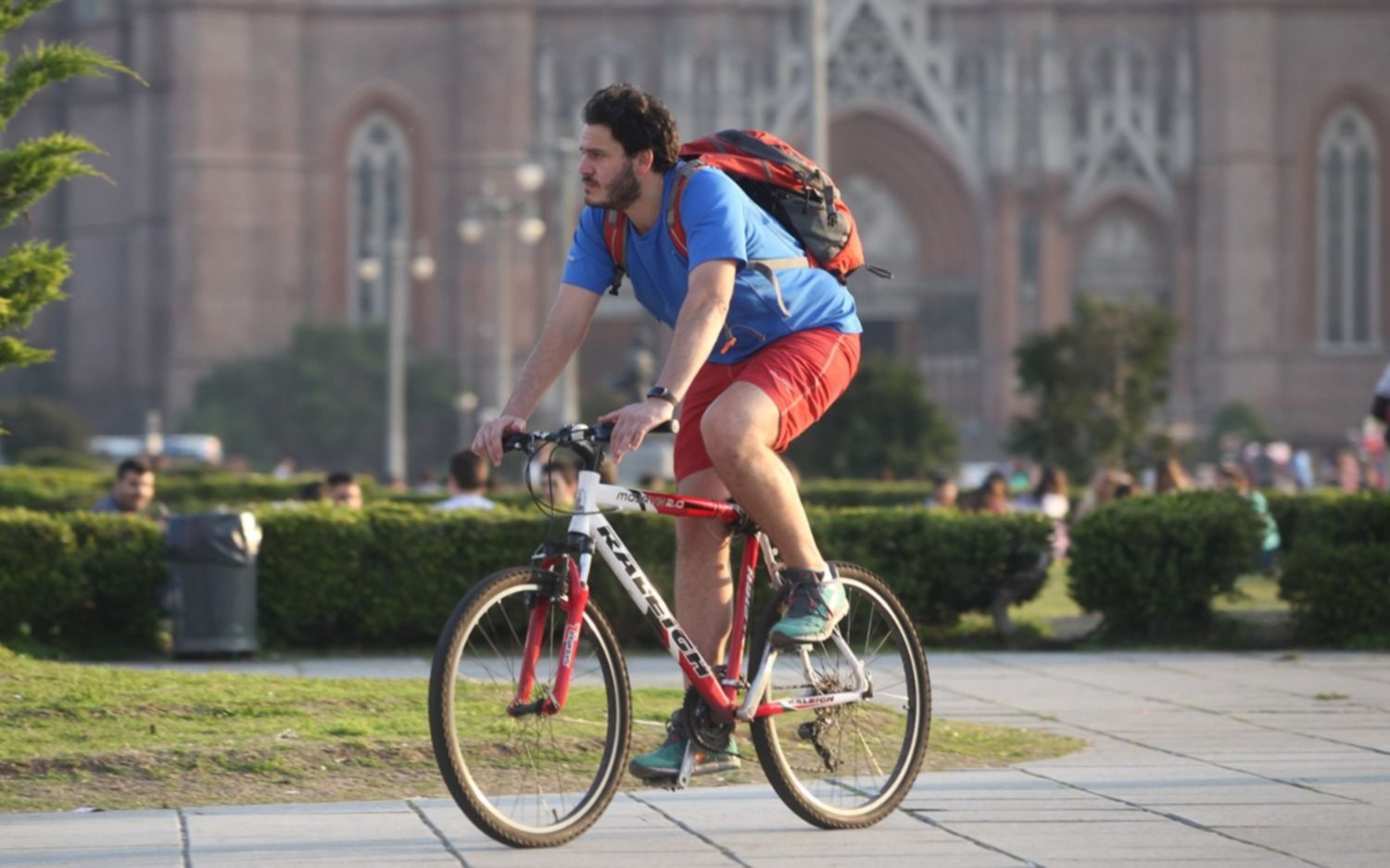 "Veranito" en La Plata: el termómetro superó los 26 grados en ¡pleno invierno!
