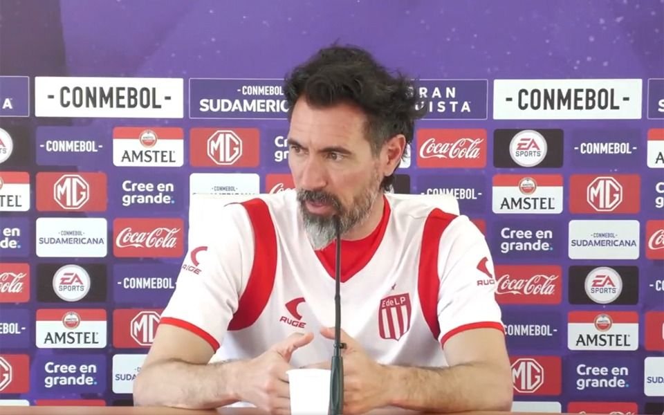 Eduardo Domínguez: "Nuestra gente en nuestro estadio es magnífica"