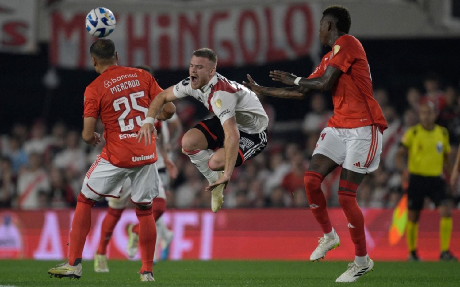 River Plate dio vuelta el partido y venció 2-1 a Inter de Porto Alegre por los octavos de final de la Copa Libertadores