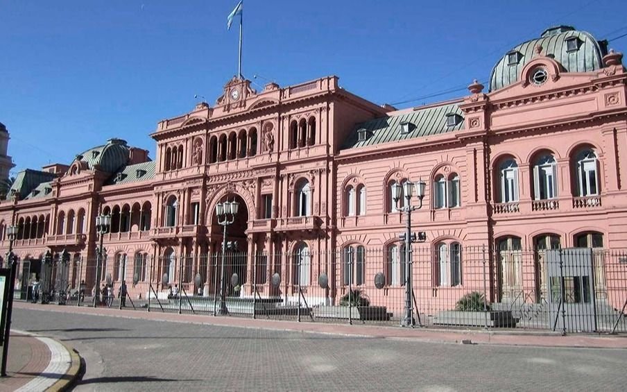 En la antesala de las PASO, el Gobierno autorizó $235 mil millones más para gasto público