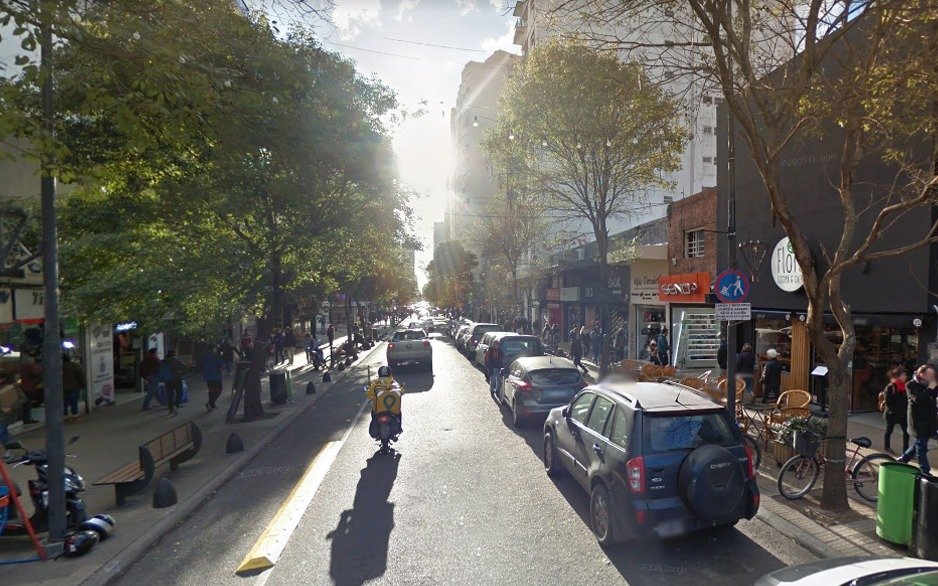 Banda de boqueteros se metió a una cafetería céntrica y huyó con un botín millonario