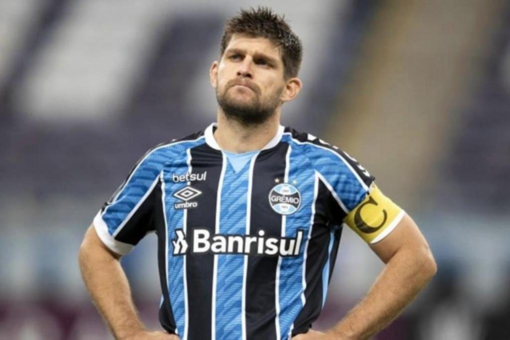Kannemann arregló con el Rojo, pero está atento a Gremio