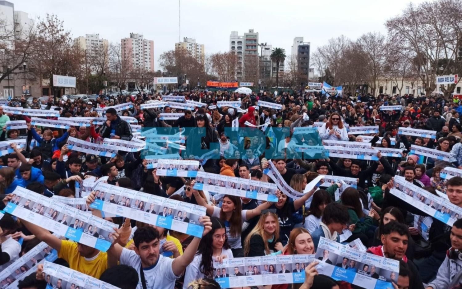 Julio Alak y Axel Kicillof encabezaron una mateada con la militancia en La Plata