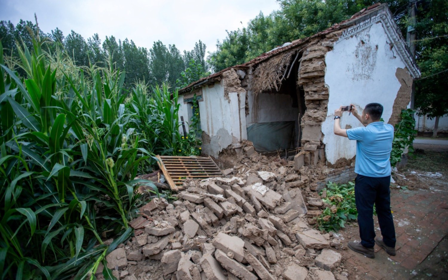 Un sismo de magnitud 5,4 dejó 23 heridos y edificios colapsados en el noreste de China