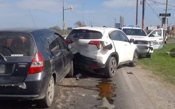 Impactante choque en Berisso entre dos autos: hay una menor herida