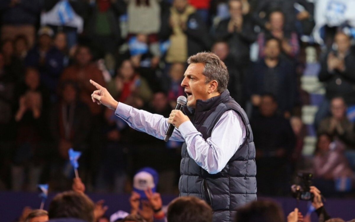 Sergio Massa cerrará la campaña en La Plata este jueves con un acto en el Teatro Argentino